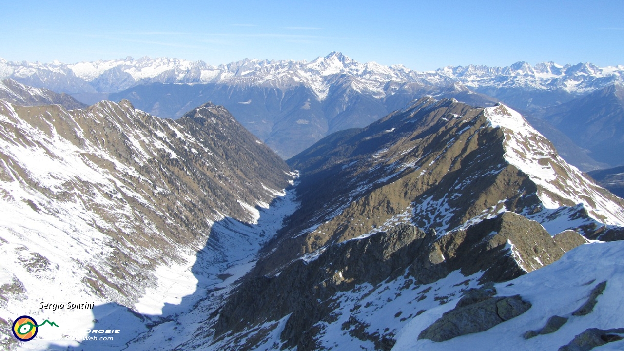 20 Val Cervia con in fondo il Disgrazia a sx Cima Tonale.JPG